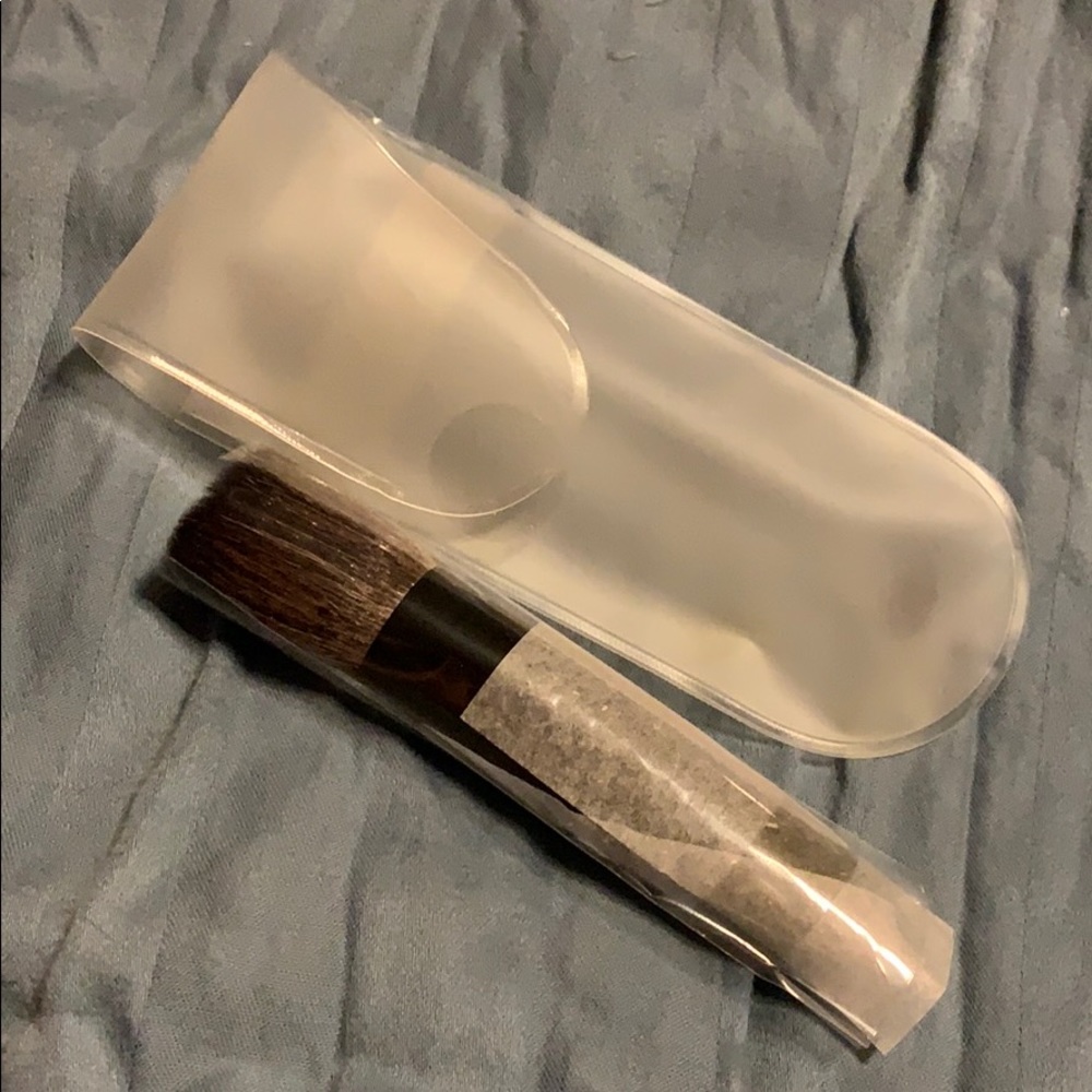 Small Mary Kay foundation brush